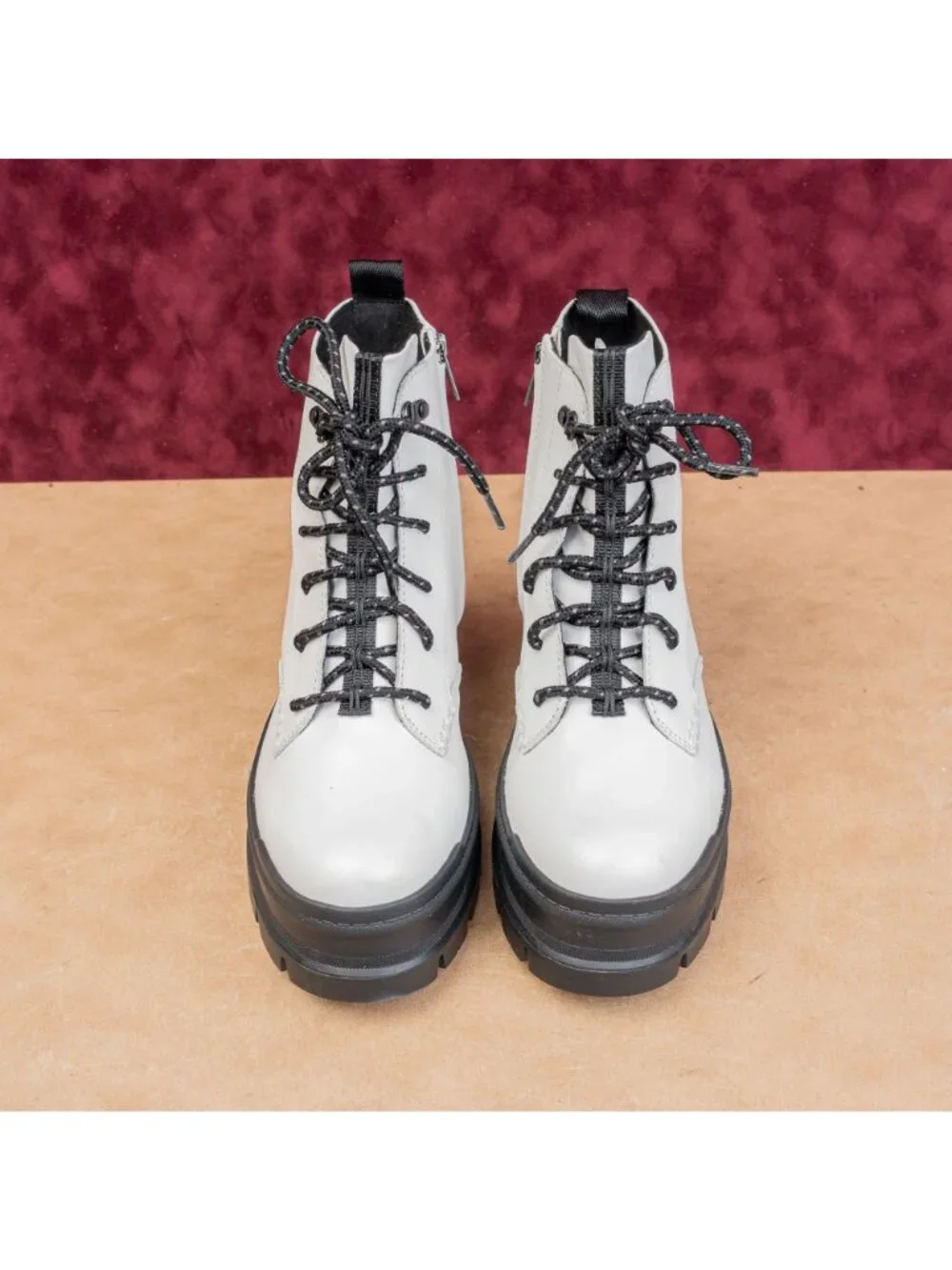 UGG Women Sidnee White Leather Platform Party Zip Lace-up Ankle Boots sz 9